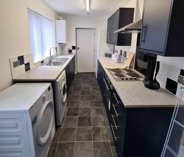 1 bedroom in a house share to rent - Photo 4