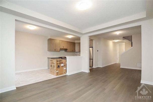 For Lease - 71 KINDRED Row, Stittsville - Munster - Richmond, Ontario - Photo 1