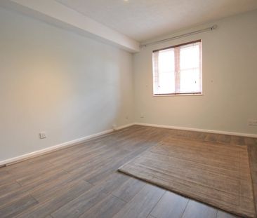 Le May Avenue, London, SE12 - Photo 4