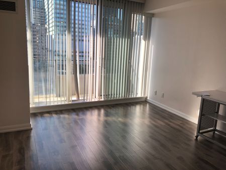 For Lease - 111 Elizabeth Street Unit# 1730, Toronto, Ontario - Photo 2