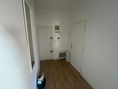 Location Appartement 1 pièce 30m² LA ROCHELLE 17000 - Photo 5