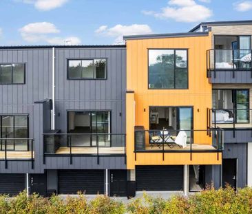 2 Bedroom + Office and internal access garage ! - Photo 1