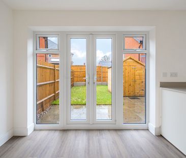 3 bedroom semi-detached house to rent - Photo 3