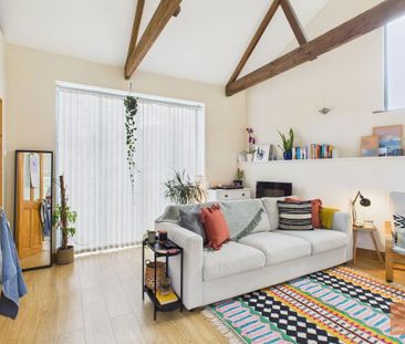2 bedroom barn conversion to rent - Photo 2