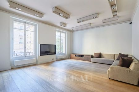 Appartement à louer à Paris 8Ème - Photo 2