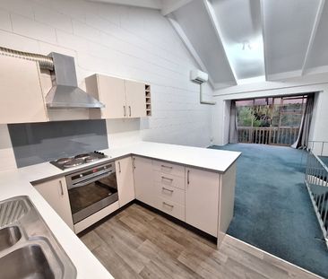 The Convenience of Kingsland... - Photo 3