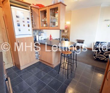 3 Bedroom Mid Terraced House for rent in Beechwood Mount - Photo 4