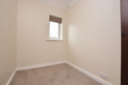 26, Kirkwood Grove, Leeds, West Yorkshire, LS16 7JR - Photo 5