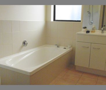 Family home in great location! - Photo 6