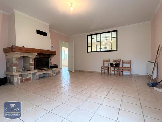 Location Maison 5 pièces 111m² SAINTES 17100 - Photo 1