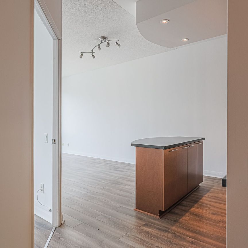 For Lease - 1121 Bay Street Unit# 1904, Toronto, Ontario - Photo 1