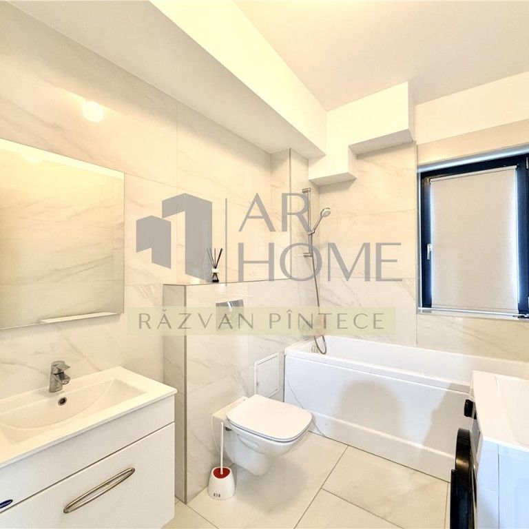 Garsoniera spatioasa, de lux, parcare, zona Vest Ploiesti - Photo 1