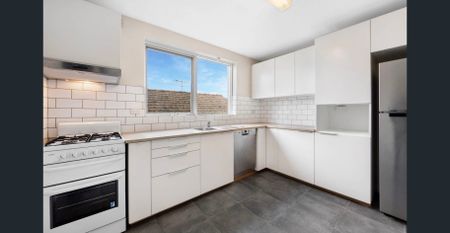 Well-Positioned 2-Bedroom Unit in the Heart of Balaclava - Photo 5