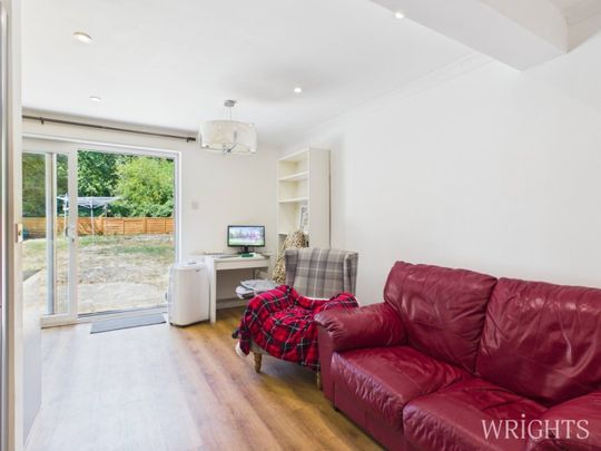 3 bedroom End Terraced Bungalow - Howlands, Welwyn Garden City - Photo 1