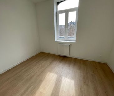 Location Appartement 3 pièces 54m² LILLE 59000 - Photo 2