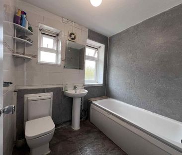 Room in a Shared House, Langbrook Road, SE3 - Photo 2