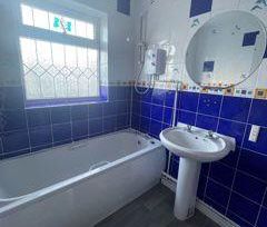 3 bedroom end of terrace house to rent - Photo 3