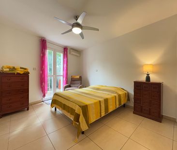 A LOUER - Saint-Denis - Appartement T3 meublé de standing avec terr... - Photo 2