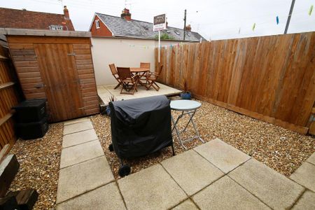 2 bedroom terraced house to rent - Photo 5