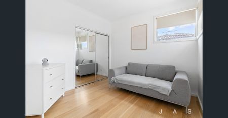 Family Living Made Easy - Photo 4