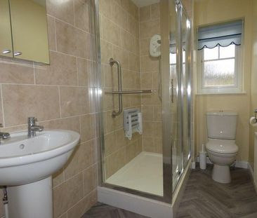 2 bedroom end of terrace house to rent - Photo 6