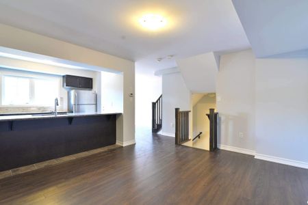 For Lease - 3062 Gardenia Gate, Oakville, Ontario - Photo 2