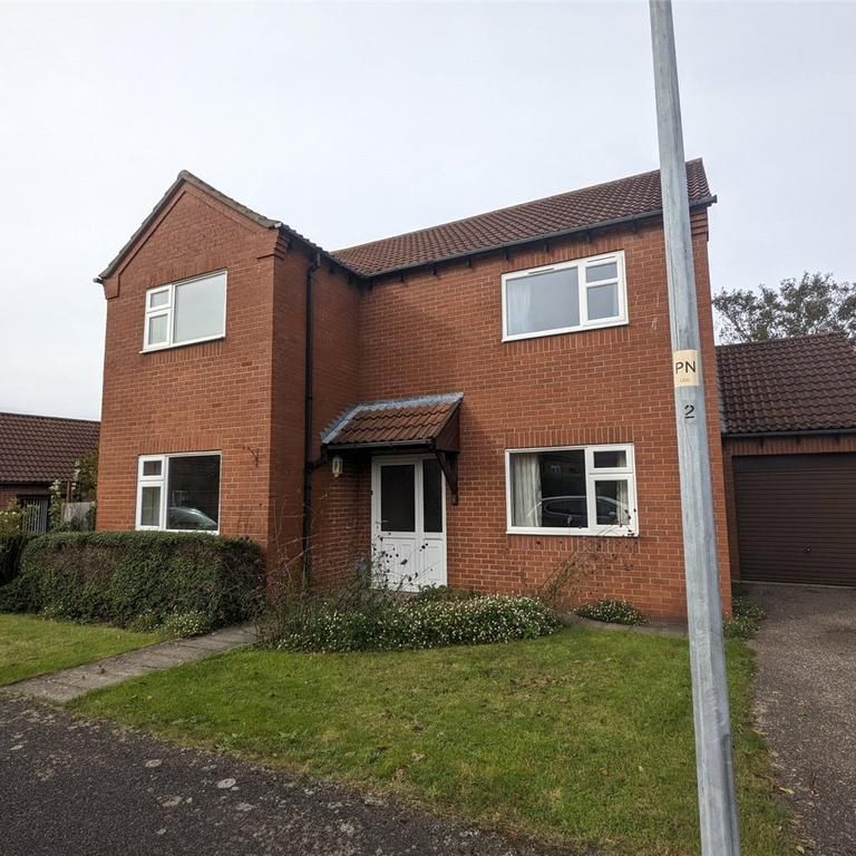 4 bedroom detached house to rent - Photo 1