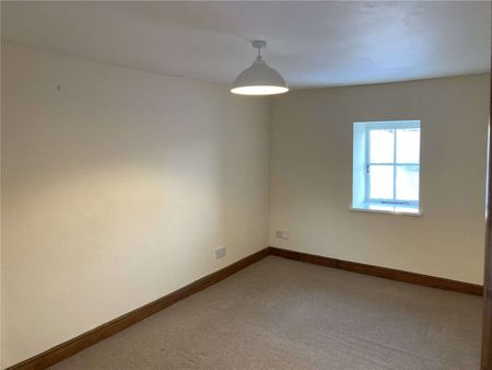 Detached three double bedroom property in delightful rural location with views over the surrounding countryside. - Photo 5