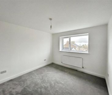 3 bedroom end of terrace house to rent - Photo 4