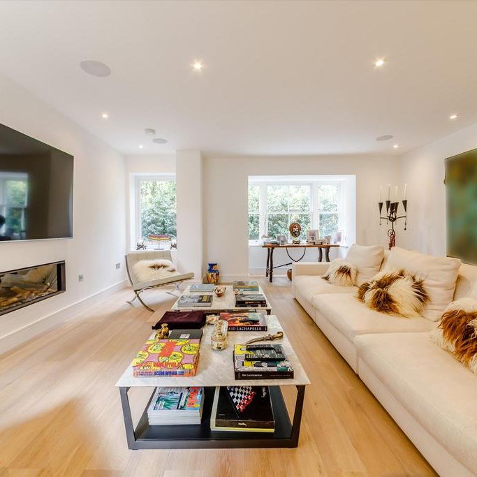 5 bedroom detached house to rent - Photo 1