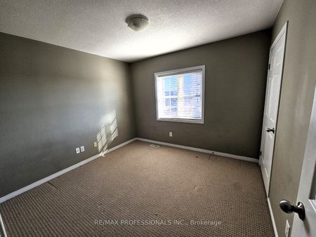 Condo Townhouse For Lease | X8144274 - Photo 2