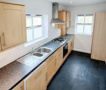 One Bedroom Flat for Rent in Burgess Hill - Photo 2