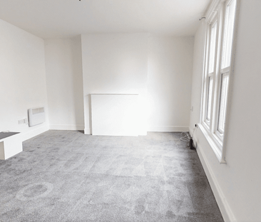 To Let: 2 Bedroom Flat Murray Street, Hartlepool, County Durham, TS... - Photo 2