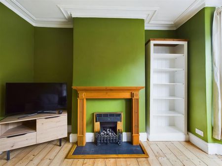 3 bedroom terraced house to rent - Photo 5