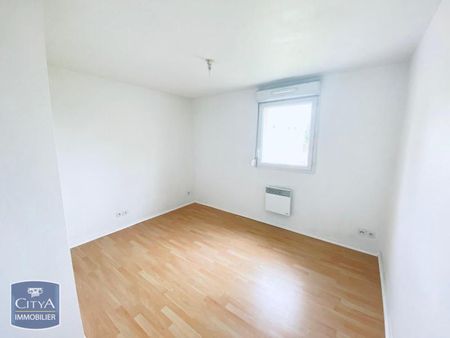 Location Appartement 2 pièces 47m² LE CATEAU CAMBRESIS 59360 - Photo 3