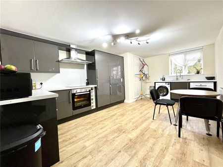 Randall Farm, Gabriel Spring Road, Fawkham, DA3 8PJ - Photo 4