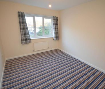2 bedroom mews to rent - Photo 4