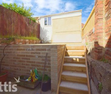 3 bedroom terraced house to rent - Photo 6