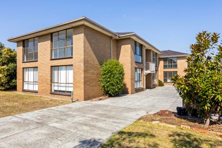 Prime Location - Photo 2