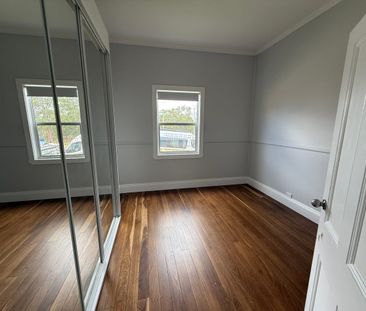 MODERN & PERFECTLY POSITIONED - Photo 3