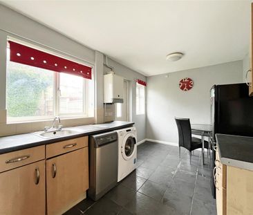 2 bedroom Terraced House to rent - Photo 5