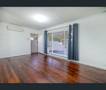 Prime Location! - Photo 2