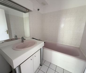Location Appartement 2 pièces 53m² - Photo 2