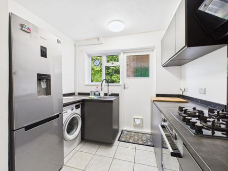 2 bedroom semi-detached house to rent - Photo 2