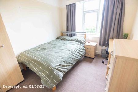 13 Ingleborough Avenue - Photo 5