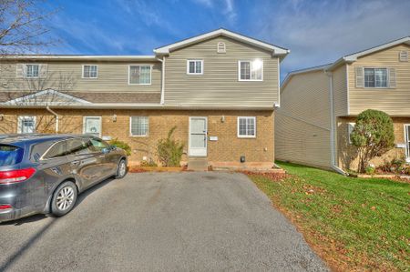 For Lease - 8141 Coventry Road Unit# 80, Niagara Falls, Ontario - Photo 3