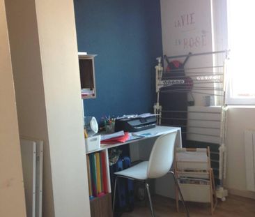 Location Appartement 3 pièces 70m² BRON 69500 - Photo 3