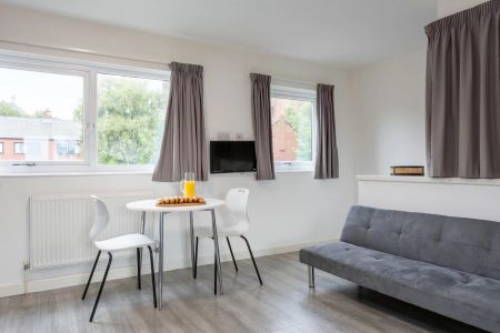 Platinum Studio - Photo 2