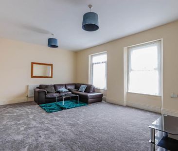 2 bedroom maisonette to rent - Photo 2