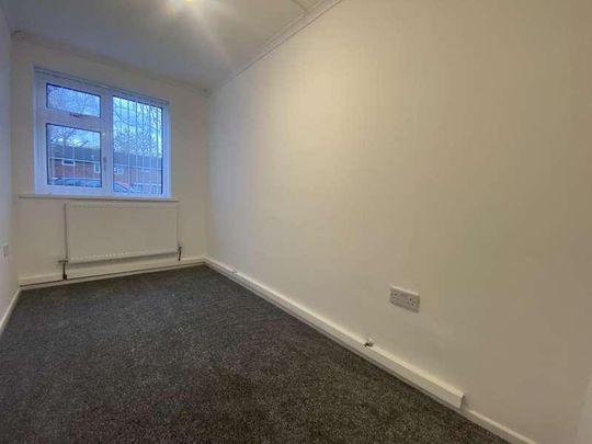 Barons Court, Failsworth, Manchester, M35 - Photo 1